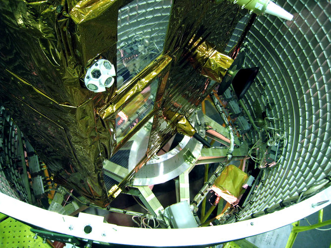 CryoSat-2 inside the space head module