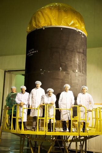 CryoSat-2 team members on platform