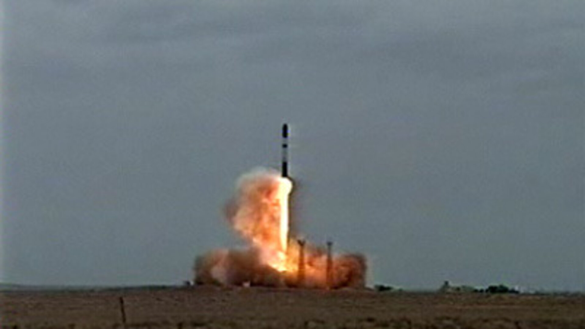 Décollage du lanceur Dniepr porteur du satellite Cryosat 2 de l'ESA