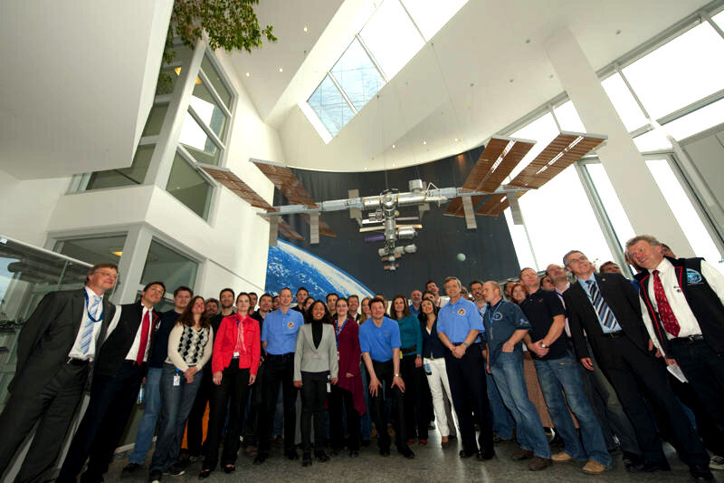 One team: ESA, Russian and Canadian astronauts with mission control engineers at Col-CC
