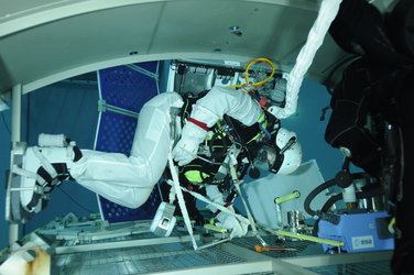 Thomas Pesquet during training  in the Neutral Buoyancy Facility at EAC