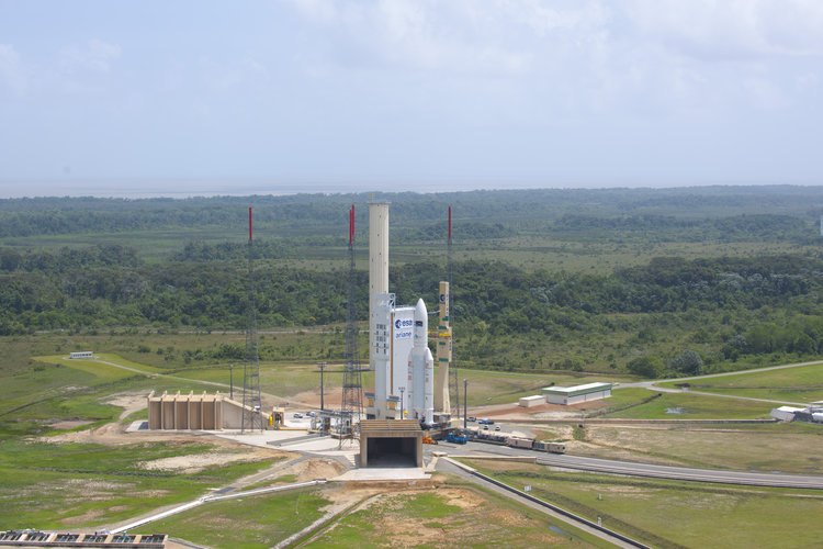 Ariane 5 ES launcher during transfer to ZL-3