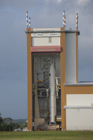 Ariane 5 ES launcher ready for transfer