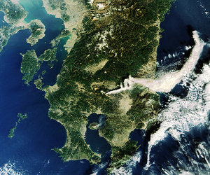 Volcanic eruptions in Japan captured by Envisat