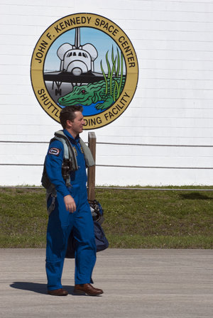 Roberto Vittori about to leave KSC aboard a T-38 jet