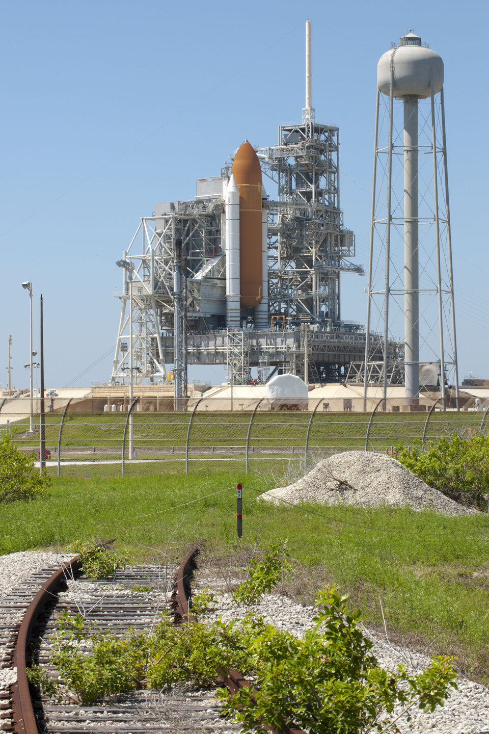 <i>Endeavour</i> waiting for launch
