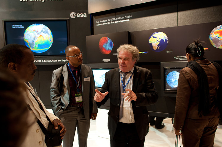Staff of the Europe's Spaceport visit the ESA pavilion