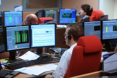 Mission controllers at work in ESA/CNES Galileo LEOP control room
