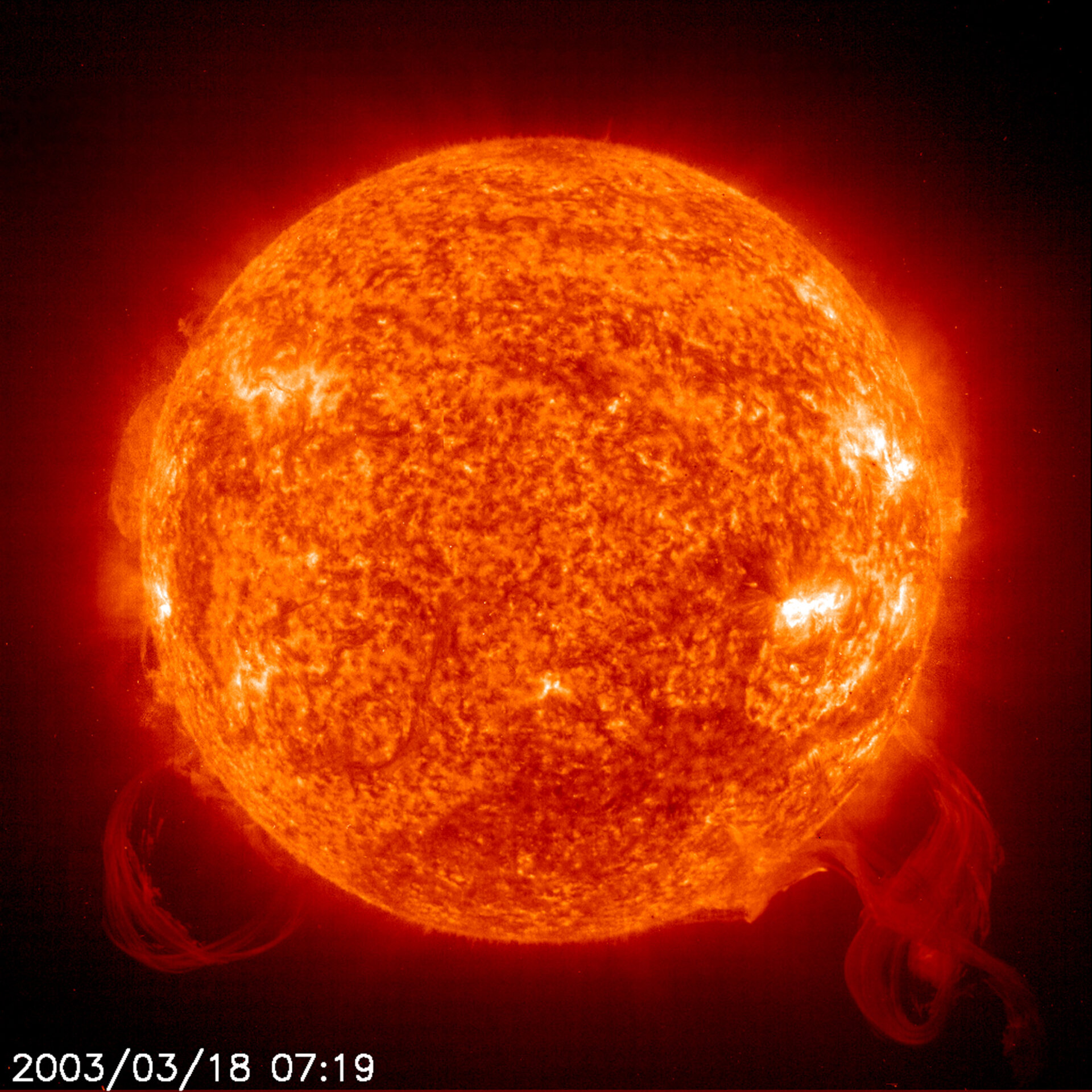 SOHO captures solar eruptions - 18 March 2003