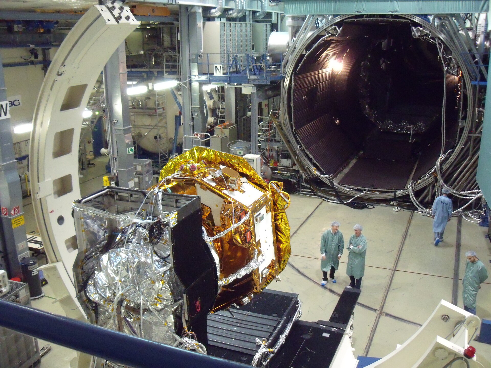 LISA Pathfinder about to enter the space environment vacuum test