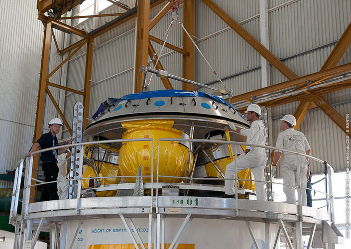 Upper stage of Ariane 5 hoisted into position