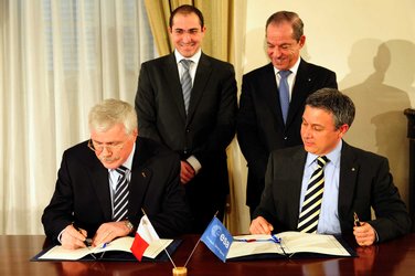 Signing the cooperation agreement in Valetta