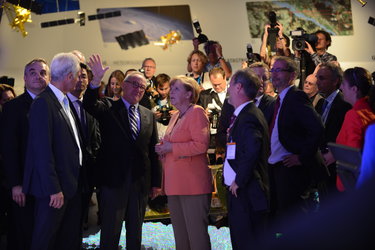 Angela Merkel and Jean-Jacques Dordain visit the exhibition