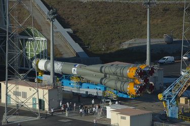 Soyuz VS03 transfer to launch zone