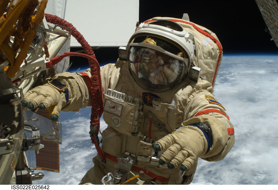 Oleg spacewalk