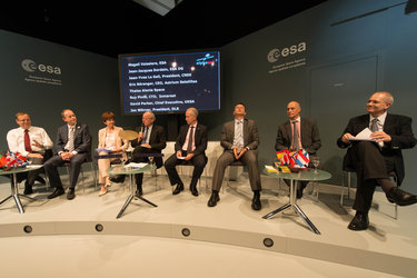 Alphasat partners celebrate project at Le Bourget roundtable