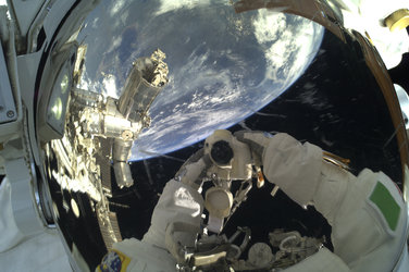 Luca’s spacewalk selfie