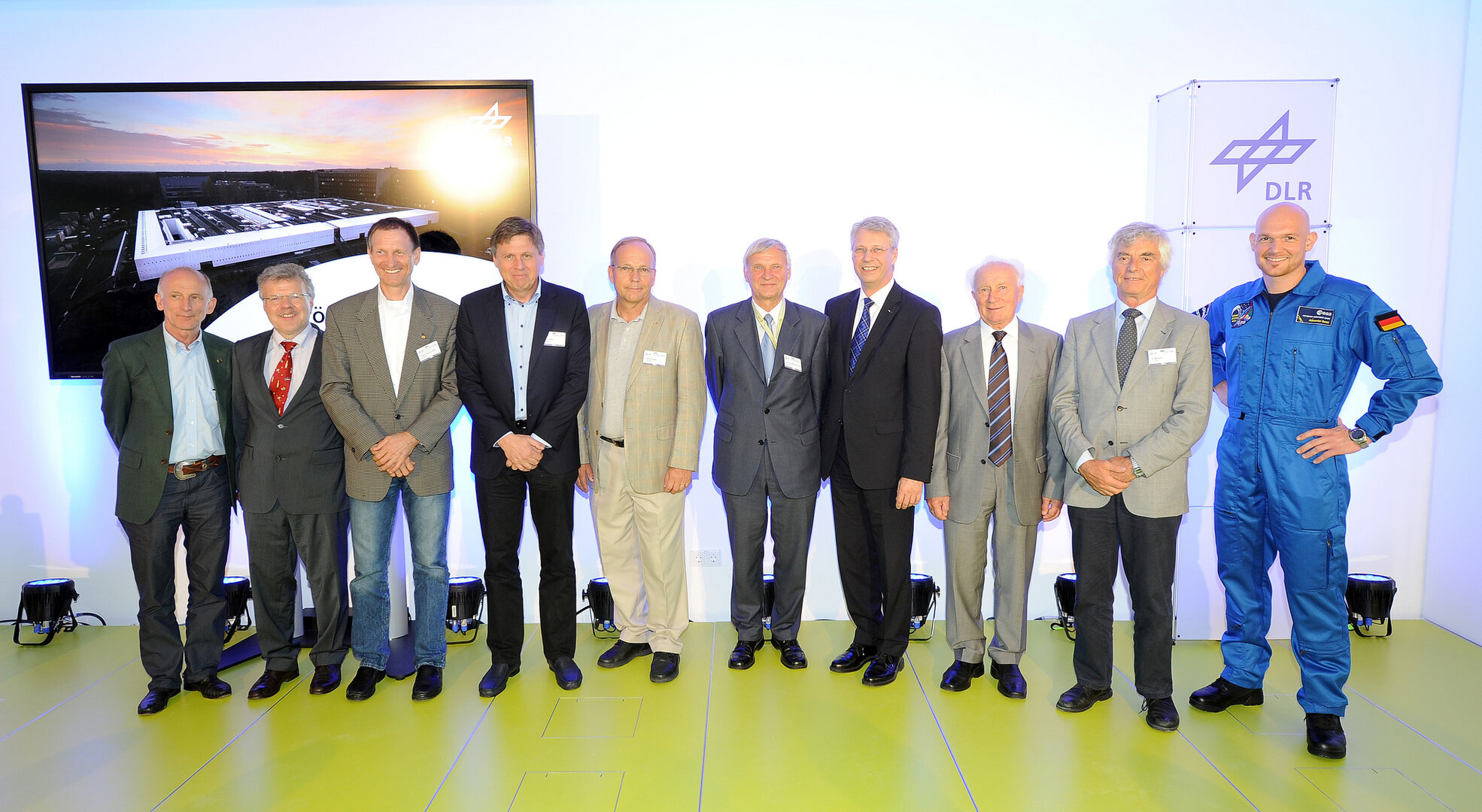Von links: G. Thiele, R. Ewald, K.-D.Flade, U.Walter, H. Schlegel, E. Messerschmid, T. Reiter, S. Jähn, U. Merbold, A. Gerst