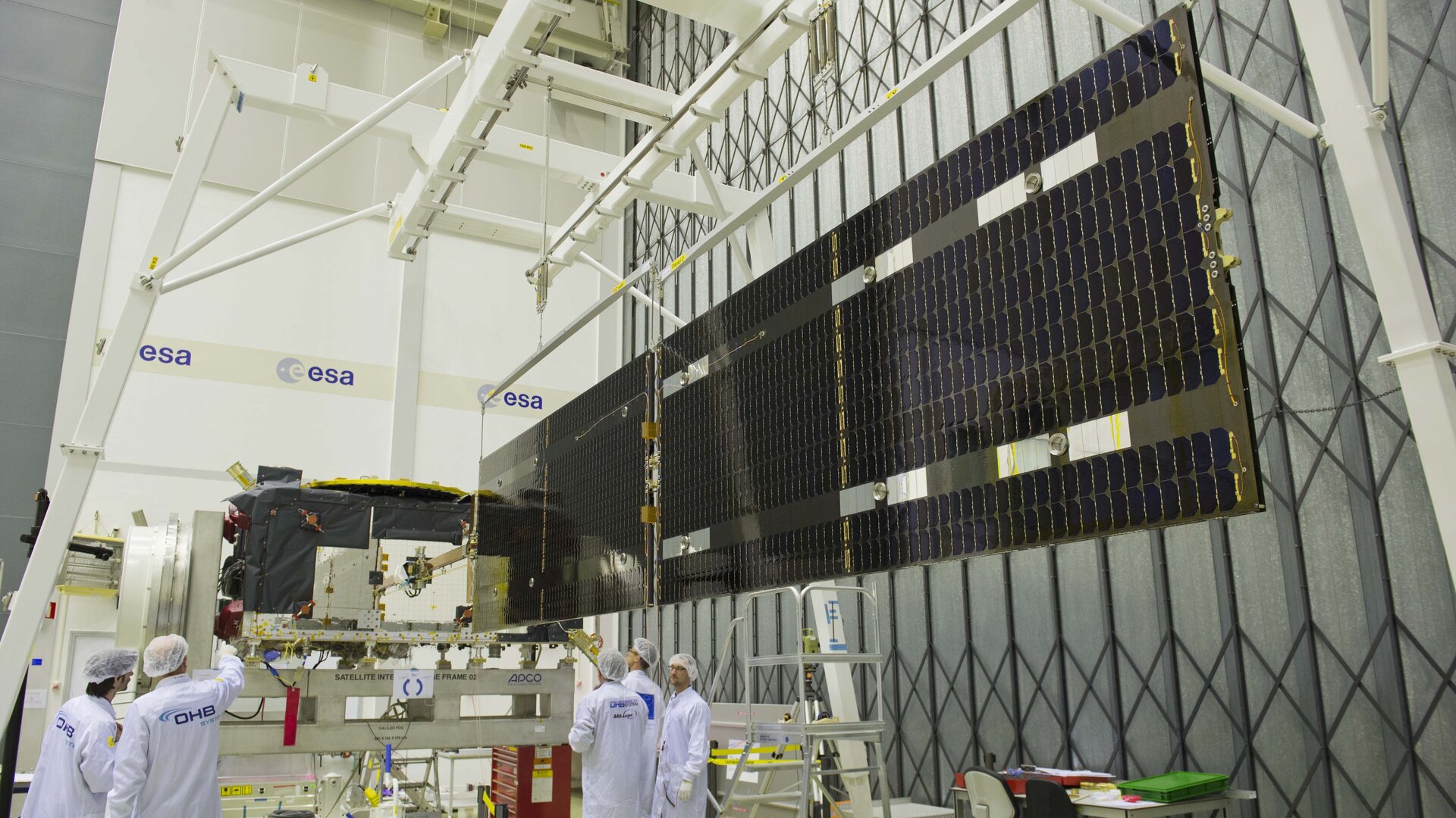 Galileo FOC solar wing deployment
