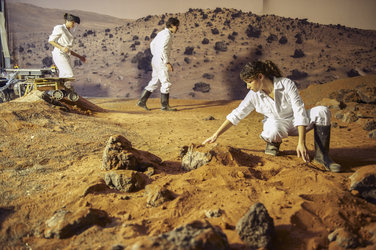 Dutch students explore ESA's Mars Yard