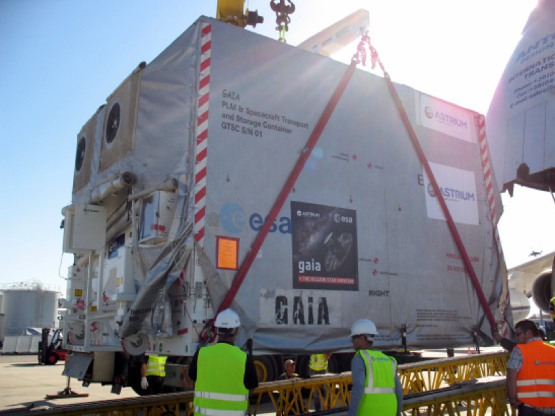 Placing the Gaia container onto the access ramp