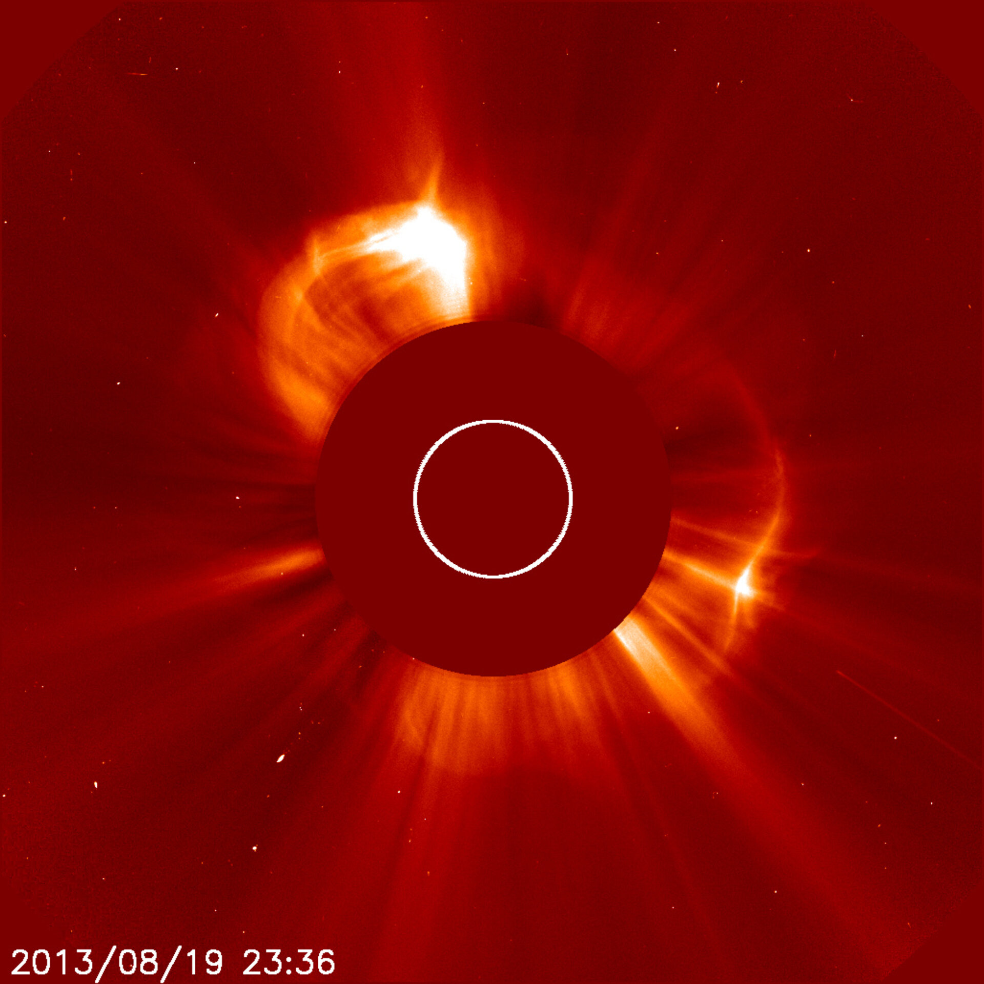Sun-diving comet meets solar storm