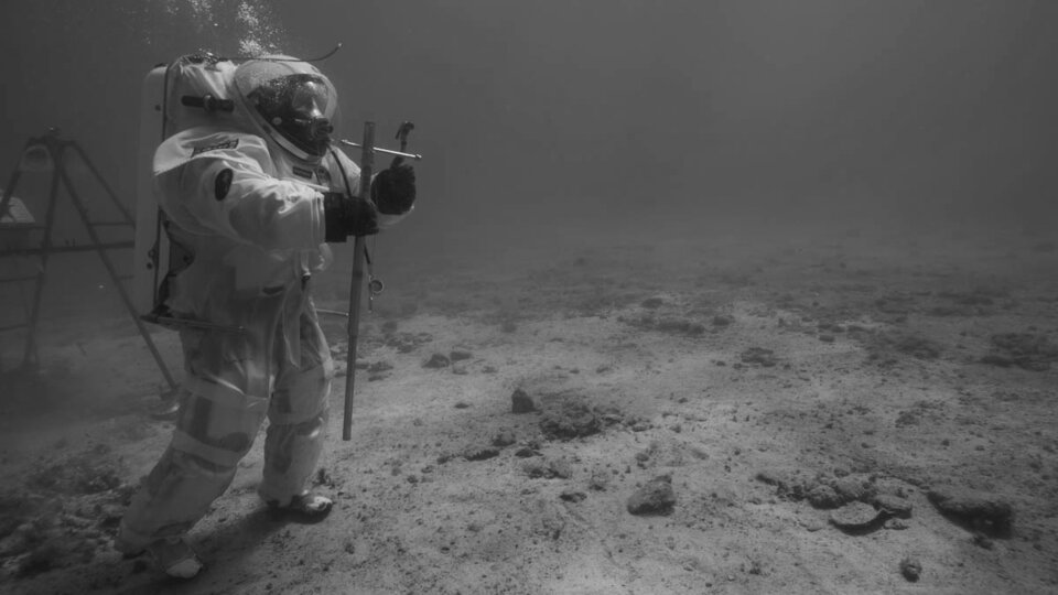 Underwater moonwalk
