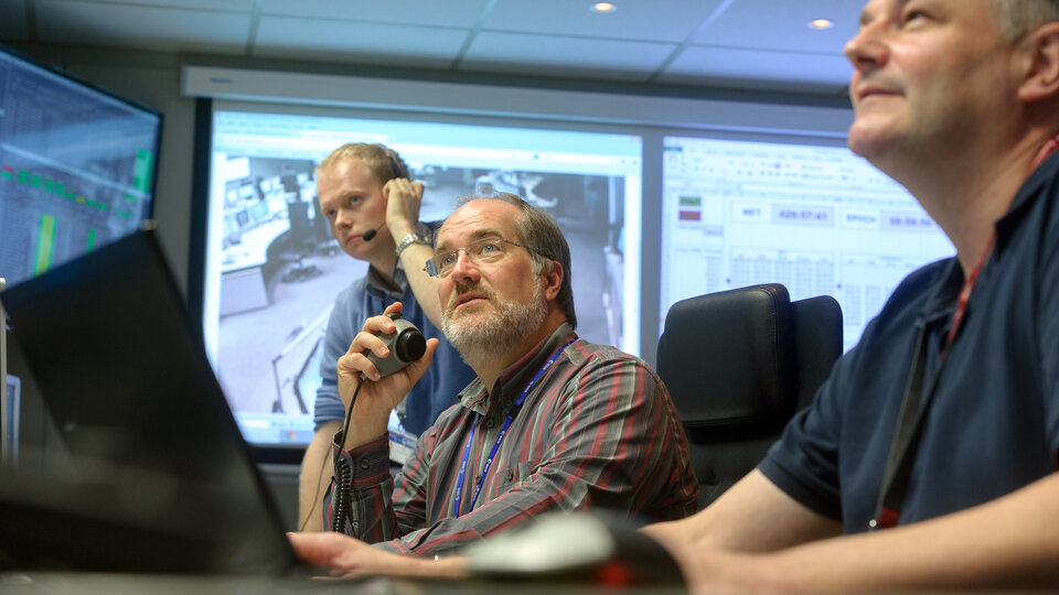 Experts at ESOC provide realistic training for mission control teams