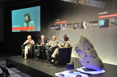 Discussing the Philae lander at the Rosetta wake-up event