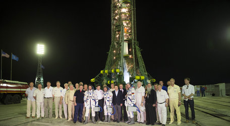 Expedition 40/41 crew members and dignitaries at the launch pad