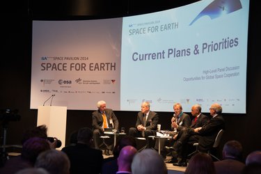 Panel discussion on Future Challenges for Global Space Cooperation