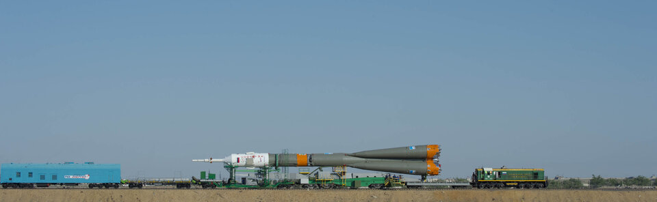 Soyuz moving to launch pad
