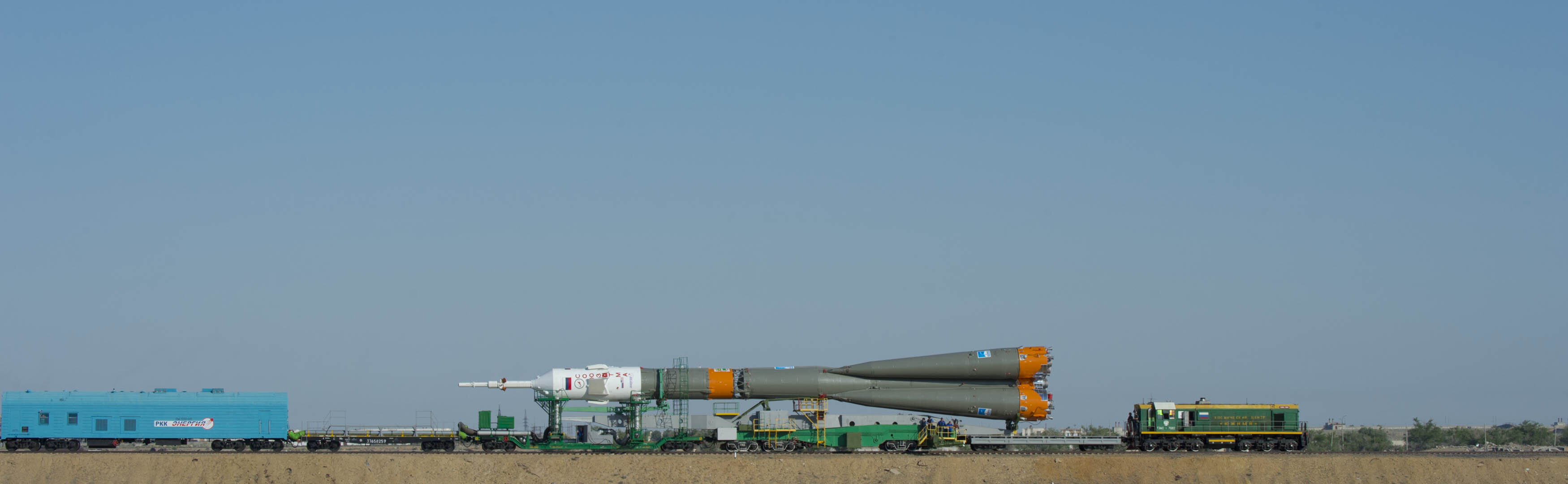 Soyuz moving to launchpad