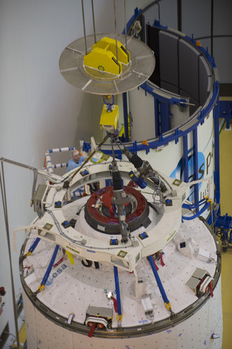 ATV-5 prepared for integration on the Ariane 5 launcher 