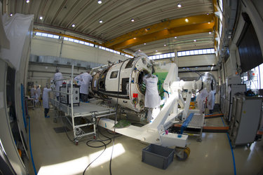 IXV during the last preparations at Thales Alenia Space 