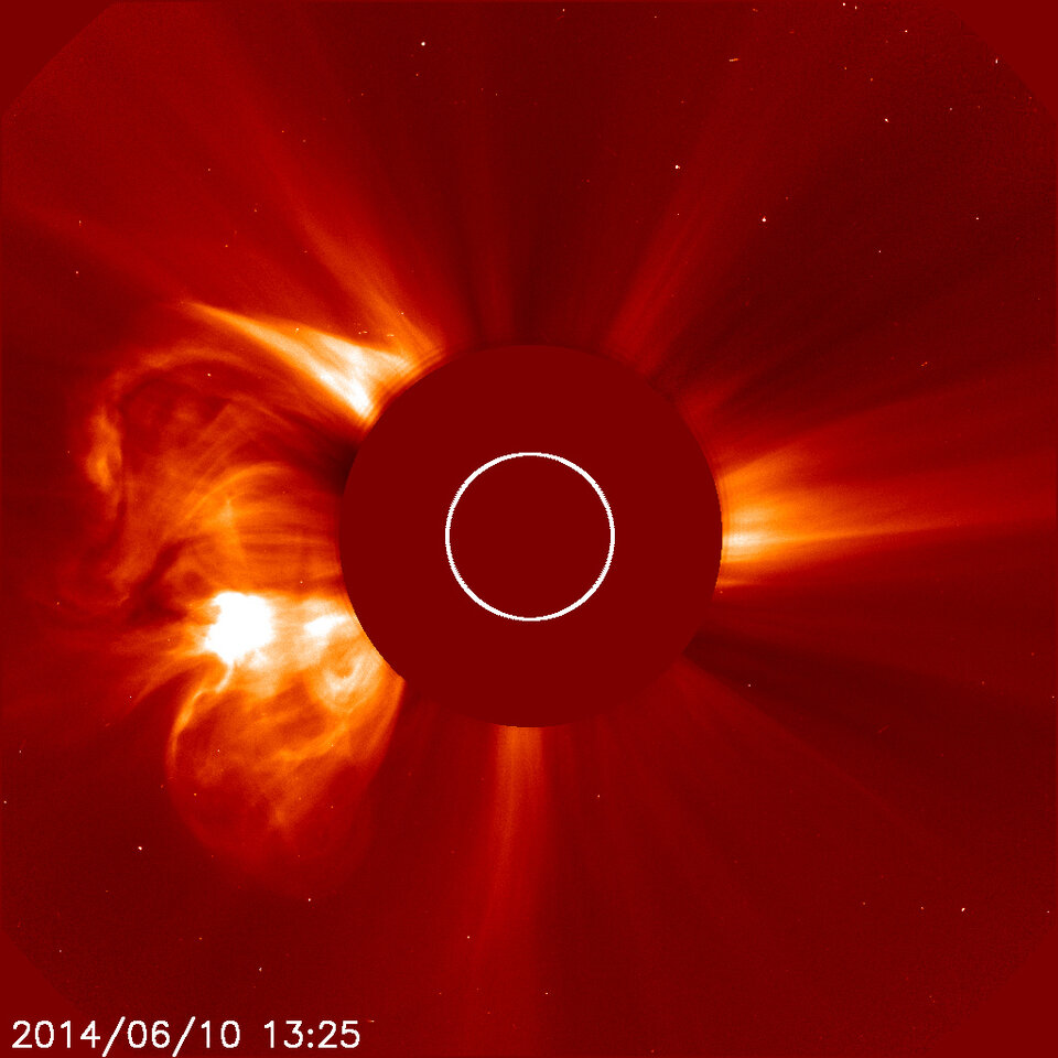 SOHO views X-class solar flare