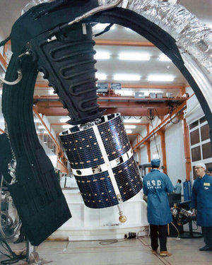 ESRO-4 readied for solar simulation testing