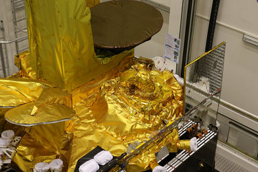 Mating of the EDRS-A/Eutelsat-9B satellite