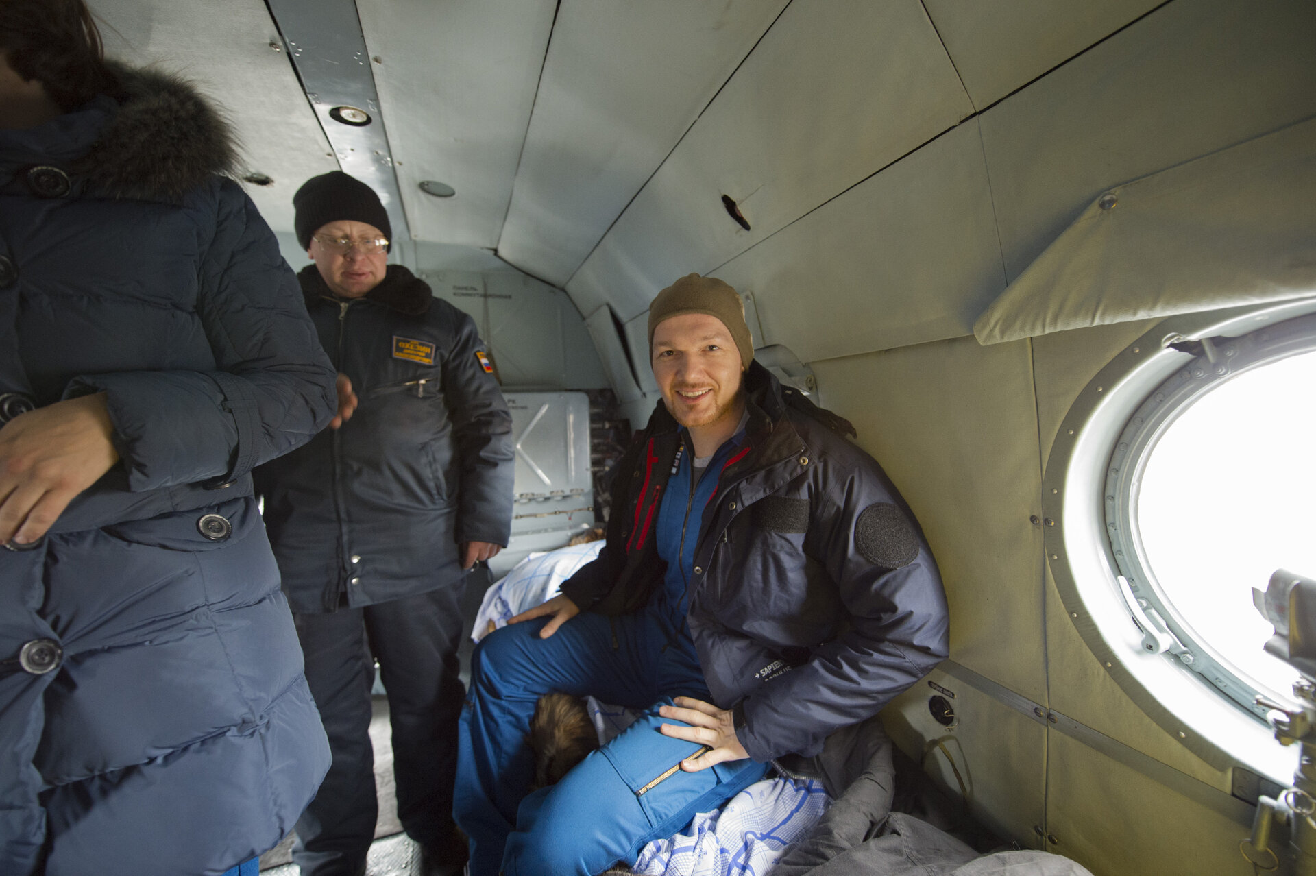 Alexander Gerst in the helicopter for Kustanai