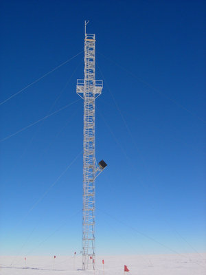 Tower at Concordia to calibrate SMOS