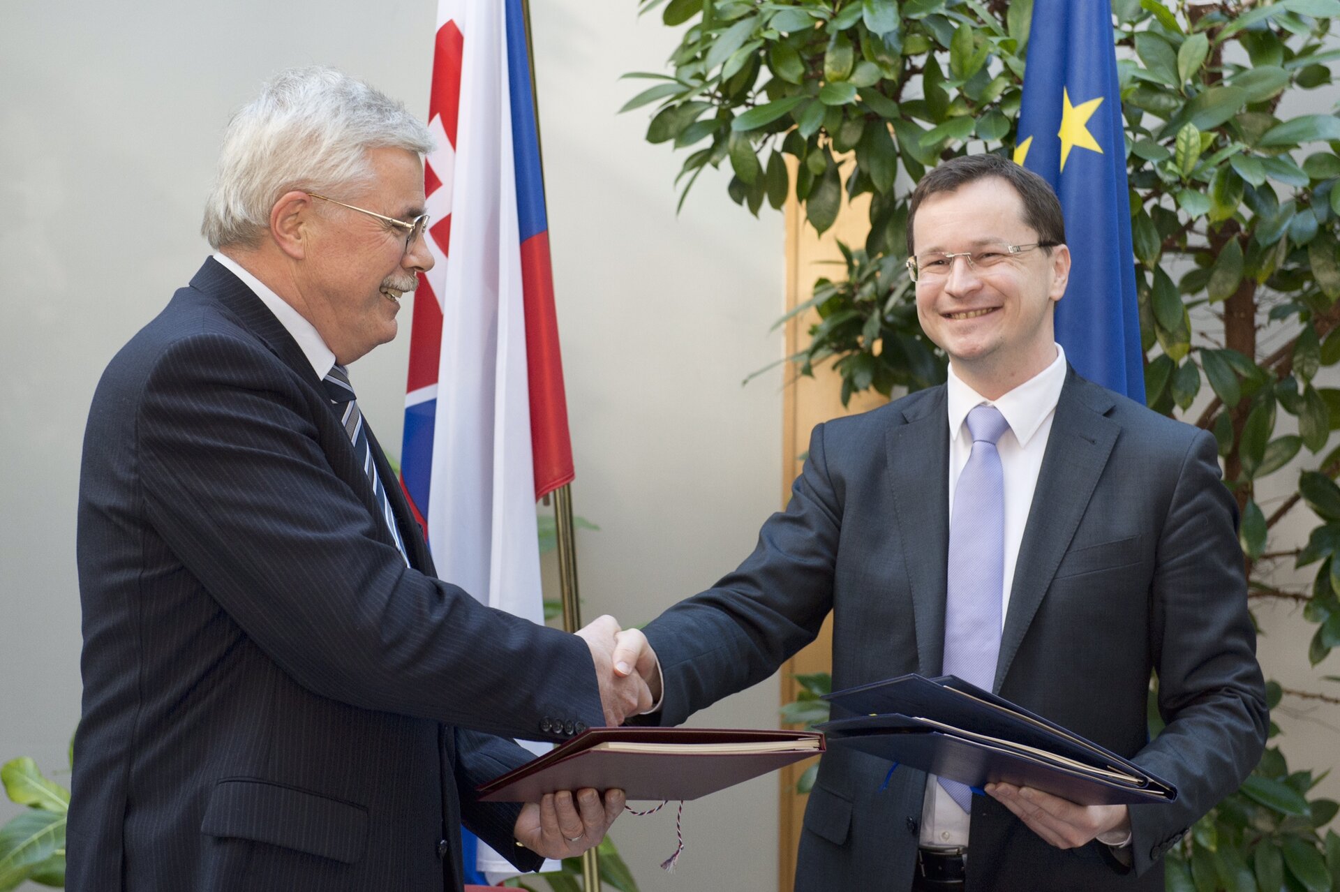 Signing ceremony of ECS Agreement in Slovakia 
