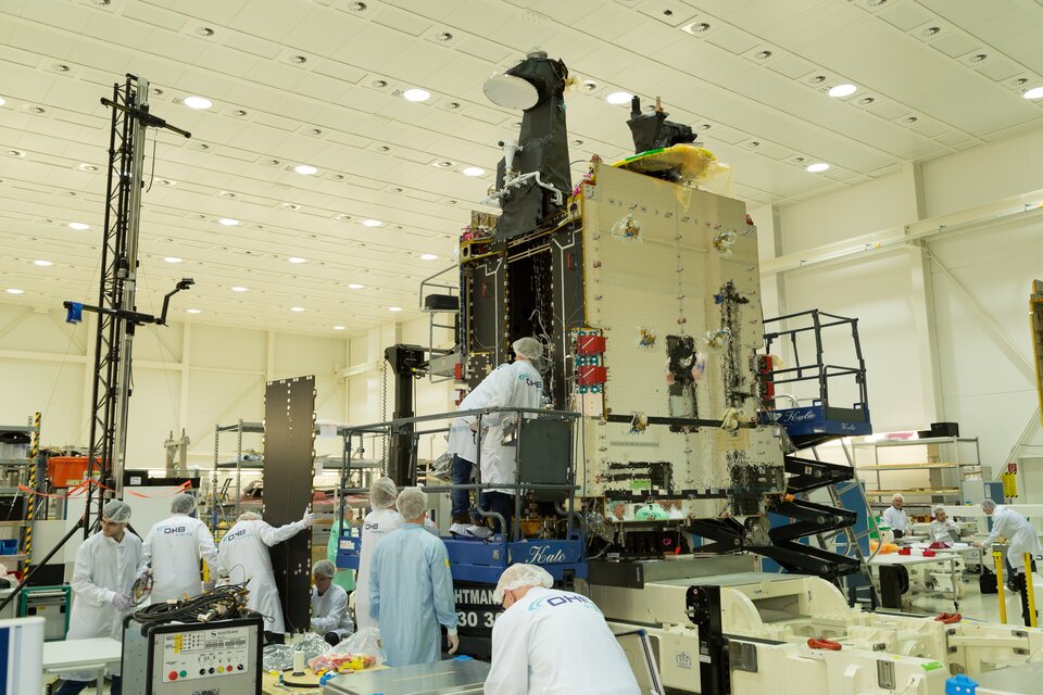 SmallGEO AG1 completes integration in OHB cleanroom