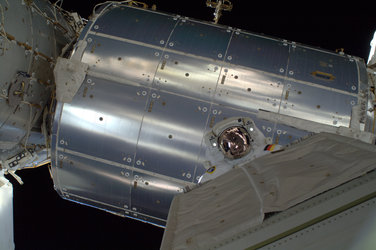 Alexander Gerst spacewalk with module