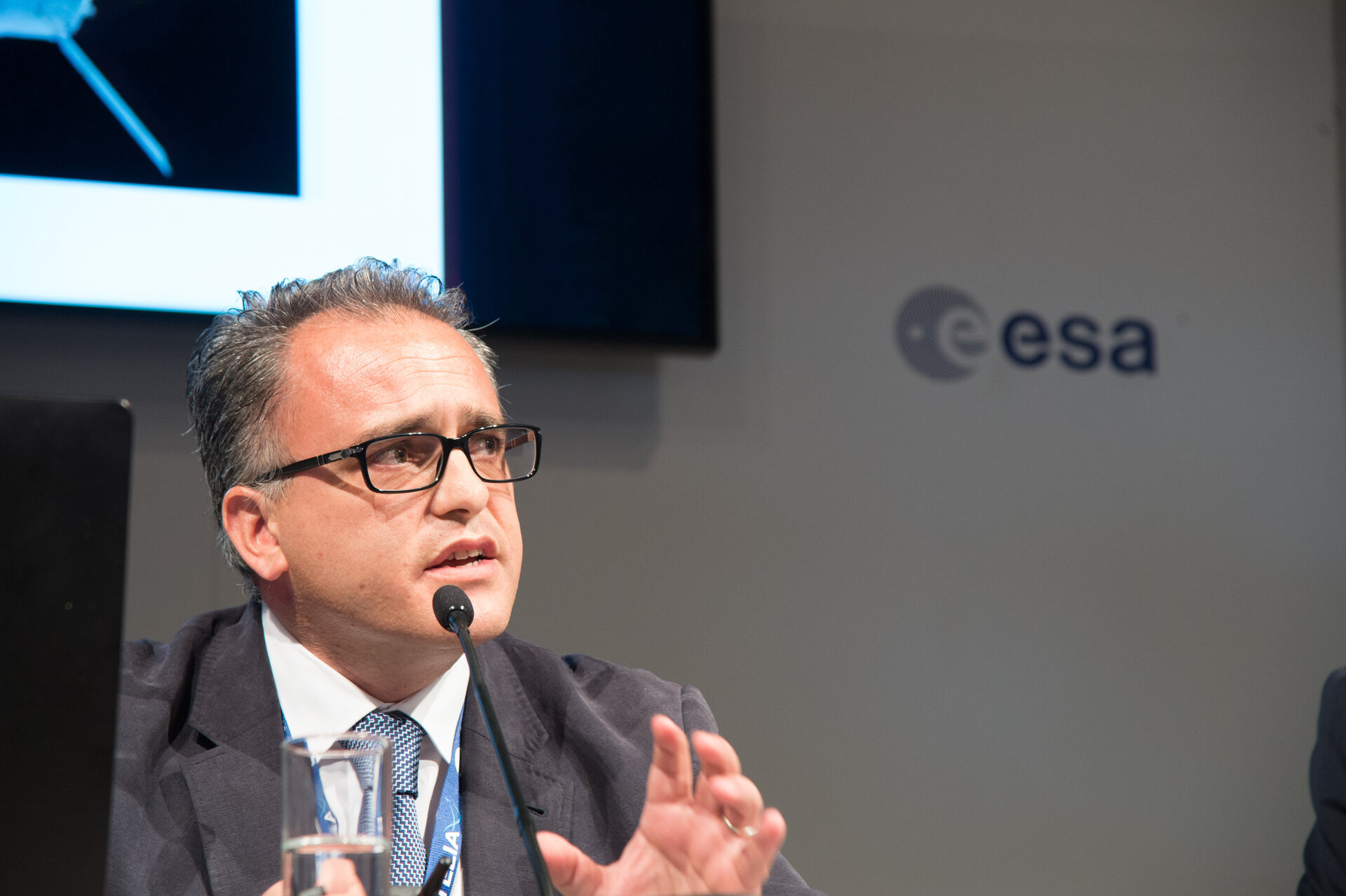 Giorgio Tumino, ESA IXV Programme Manager, presents first results to the press 