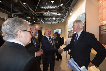 Jean-Jacques Dordain welcomes Michel Barnier to the ESA pavilion