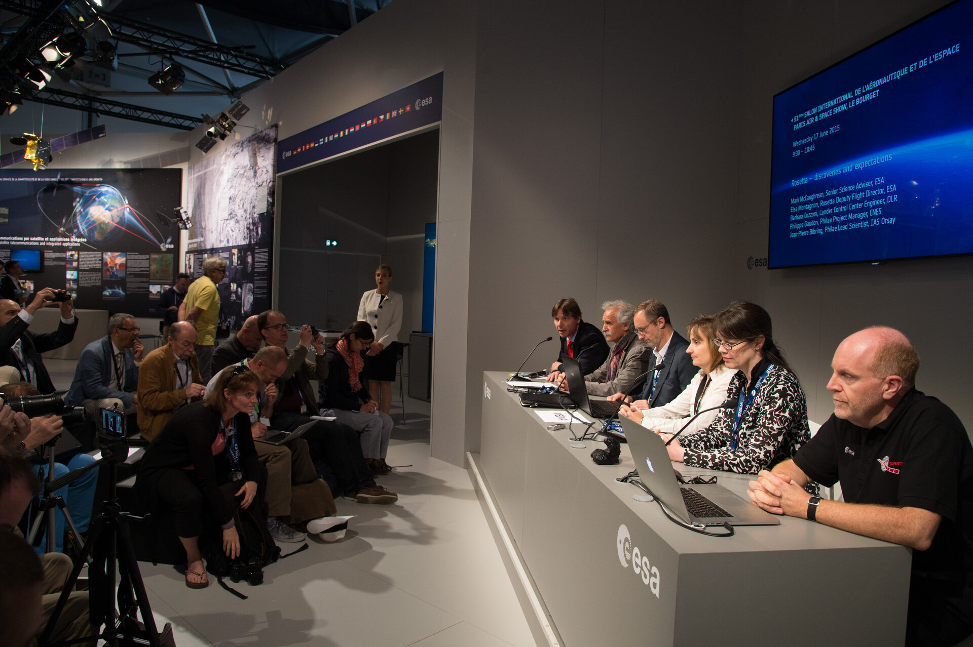 Rosetta briefing at the ESA Pavilion