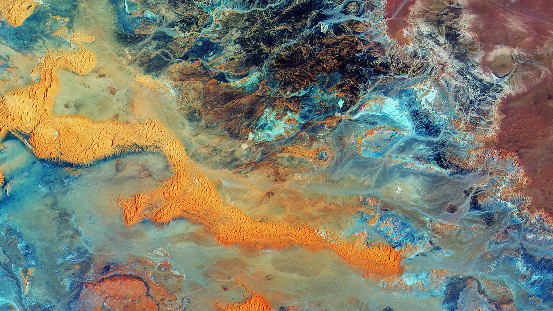 Colours and structures in Libya's desert imaged by the Copernicus Sentinel-2A satellite