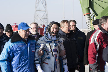 Tim Peake and Jan Wörner walking to the launch pad