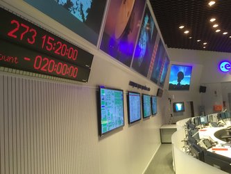 Main Control Room clock counts down to Rosetta’s comet landing 30 September