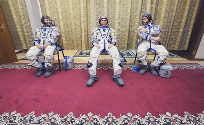 Peggy Whitson, Oleg Novitsky and Thomas Pesquet await their final Soyuz exam